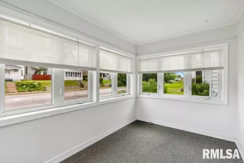 1902 8th St, Moline, IL 61265 photo 9