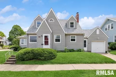1902 8th St, Moline, IL 61265