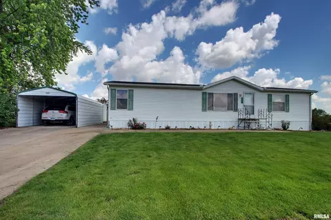 5621 Melrose Dr, Quincy, IL 62305