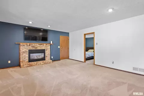 204 Blackhawk Dr, Park View, IA 52748 photo 20
