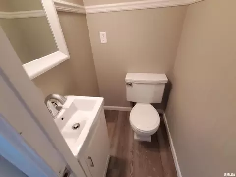 2955 8th St, Moline, IL 61265 photo 8