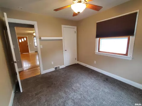 2955 8th St, Moline, IL 61265 photo 7