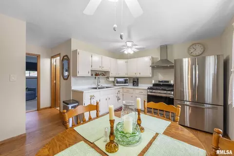 4811 48th Ave, Moline, IL 61265 photo 5