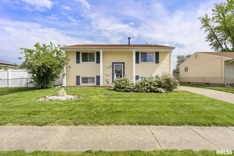 4811 48th Ave, Moline, IL 61265