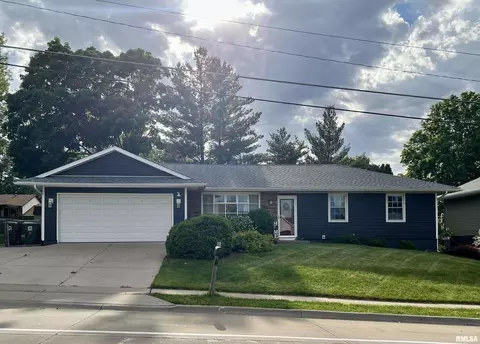 5612 Marquette St, Davenport, IA 52806