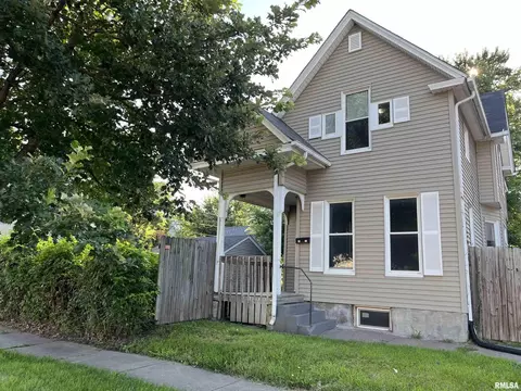 1509 Gaines St, Davenport, IA 52804