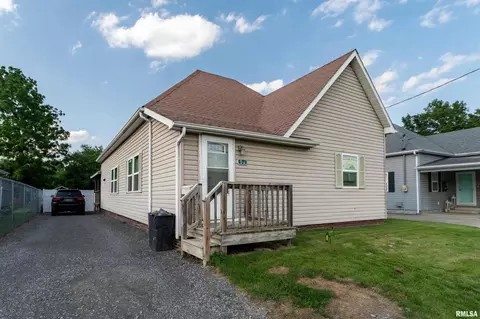 511 E Herrin St, Herrin, IL 62948