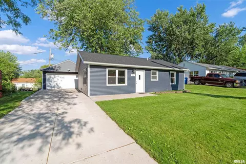 7411 Cedar St, Davenport, IA 52806