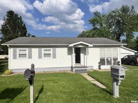1310 N 9th St, Herrin, IL 62948