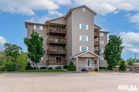 4109 Creek Hill Dr, Bettendorf, IA 52722
