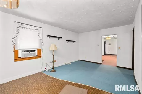2614 5th St, Moline, IL 61265 photo 7