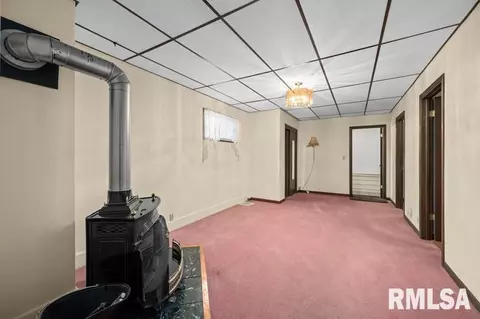 2614 5th St, Moline, IL 61265 photo 3