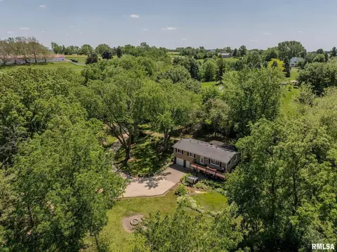 27250 210th Ave, Long Grove, IA 52756