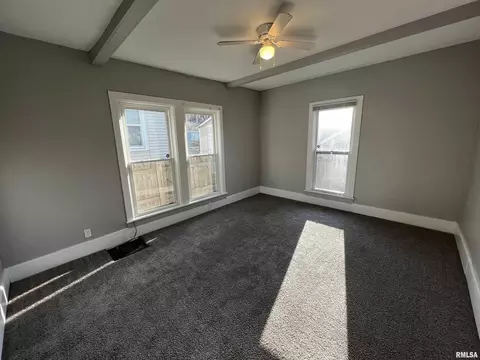 709 23rd St, Moline, IL 61265 photo 2