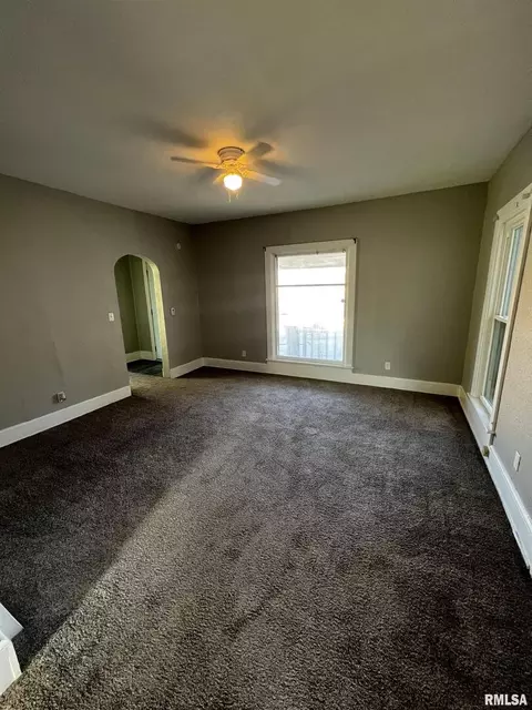 709 23rd St, Moline, IL 61265 photo 4