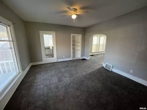 709 23rd St, Moline, IL 61265 photo 8