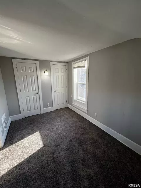709 23rd St, Moline, IL 61265 photo 5