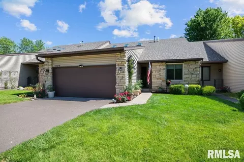4256 Woodfield Dr, Bettendorf, IA 52722