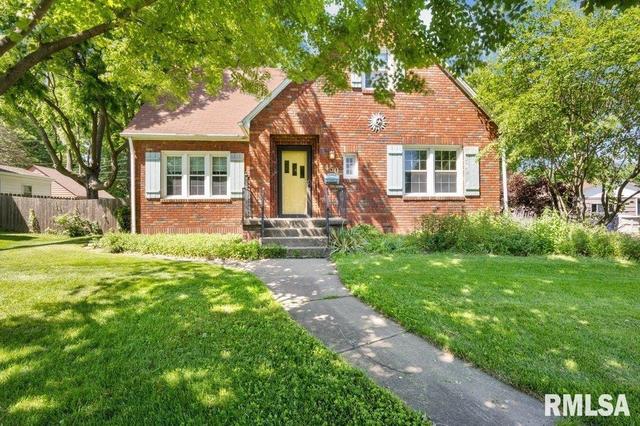 450 Brown St, Bettendorf, IA 52722