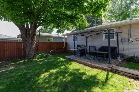 513 15th St, Silvis, IL 61282 photo 27