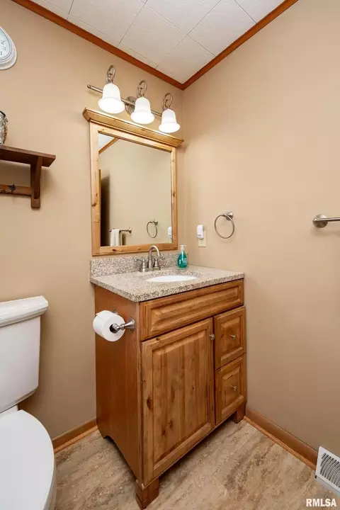 513 15th St, Silvis, IL 61282 photo 20