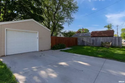513 15th St, Silvis, IL 61282 photo 29
