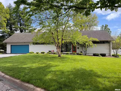 3022 NE Lincoln Hl, Quincy, IL 62301