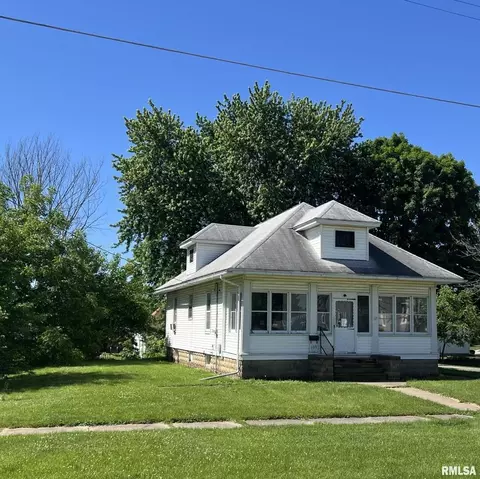 109 SW 5th St, Galva, IL 61434