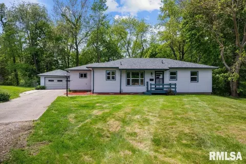 1100 34th Avenue Ct, East Moline, IL 61244
