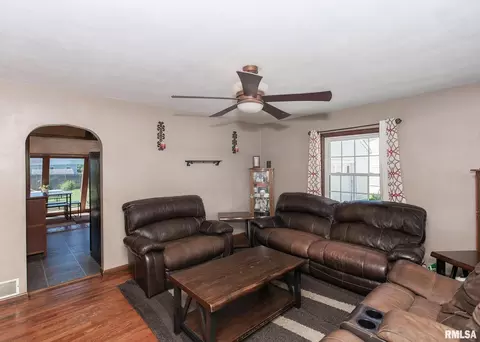 4624 50th Ave, Moline, IL 61265 photo 3