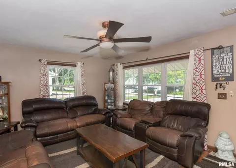 4624 50th Ave, Moline, IL 61265 photo 4