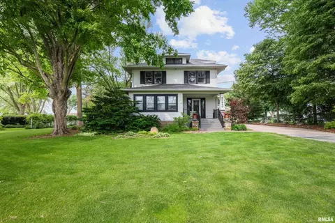 20840 N Brady St, Davenport, IA 52806