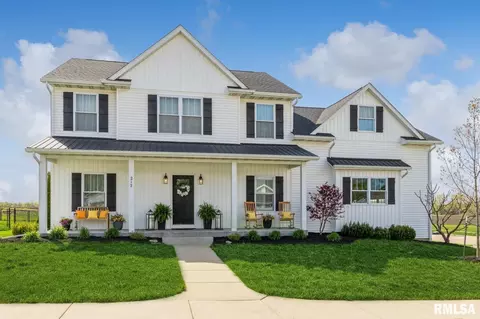 217 14th Ave, Dewitt, IA 52742