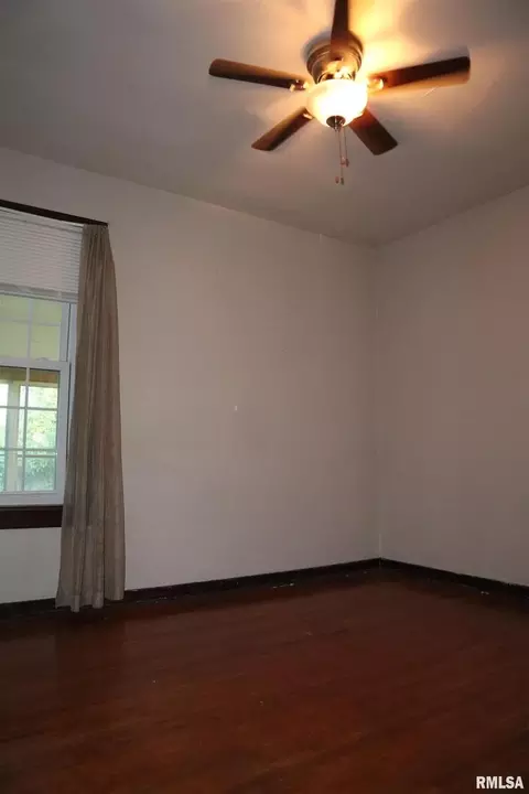 715 S Johnson St, Macomb, IL 61455 photo 9