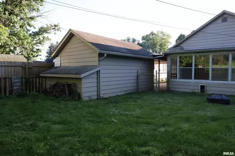 715 S Johnson St, Macomb, IL 61455 photo 12