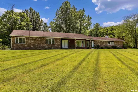 230 White Tail Rd, Murphysboro, IL 62966