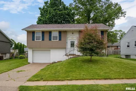 2667 N Elsie Ave, Davenport, IA 52804