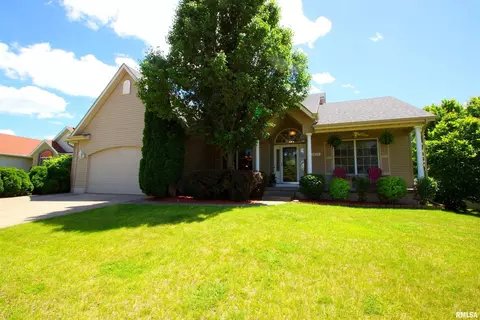 1619 W 69th St, Davenport, IA 52806