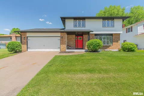 2672 W 34th St, Davenport, IA 52806
