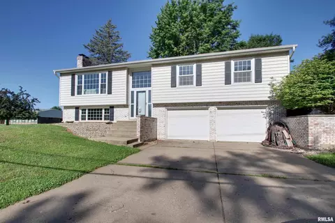 1926 S 24th St, Quincy, IL 62301