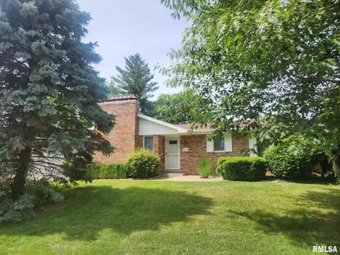 2713 Ken Ray Dr, Quincy, IL 62301