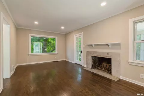 111 16th Ave, Moline, IL 61265 photo 2