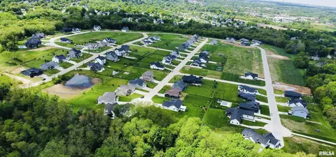 384 Linda Ln, Riverdale, IA 52722