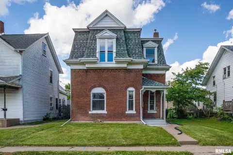 1522 W 13th St, Davenport, IA 52804