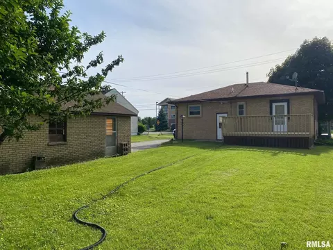 2111 10th St, Silvis, IL 61282 photo 5