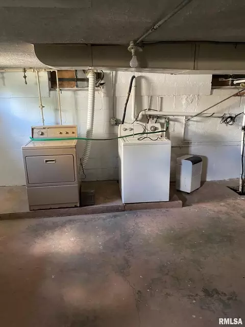 2111 10th St, Silvis, IL 61282 photo 14
