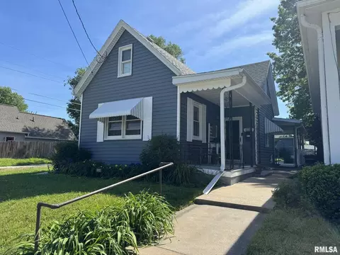 1108 N 20th St, Quincy, IL 62301