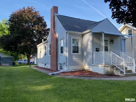 528 21st Ave, Moline, IL 61265