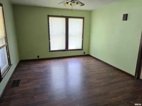 558 E Park St, Geneseo, IL 61254 photo 6