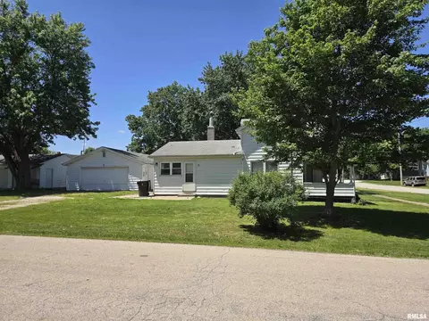 558 E Park St, Geneseo, IL 61254 photo 3